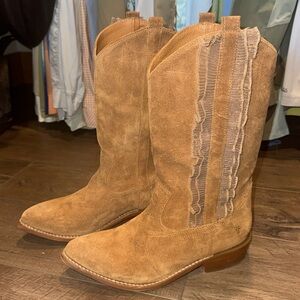 Suede ruffle boots